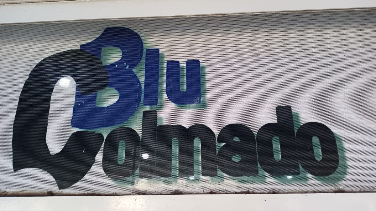 Colmado Blu Slider